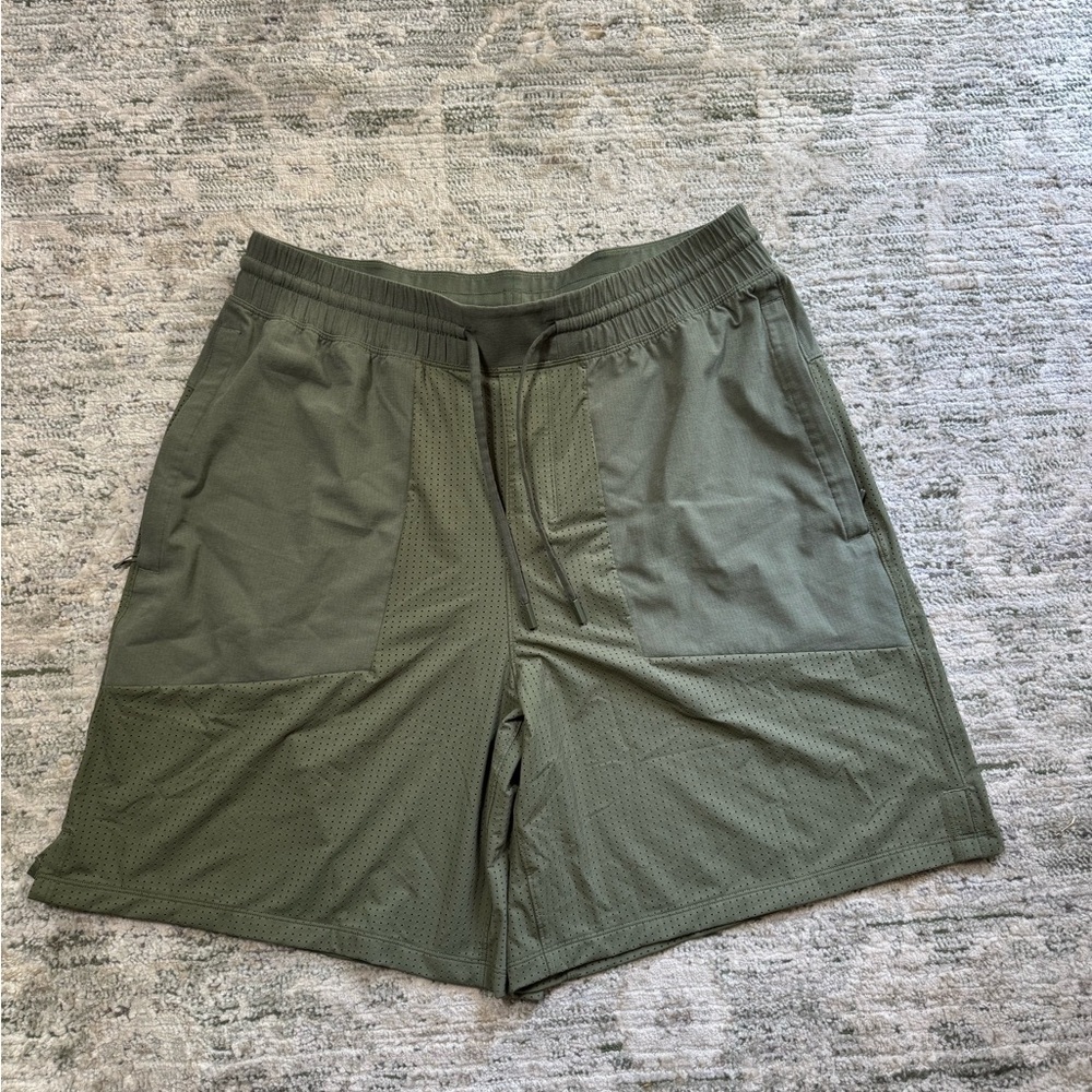 Lululemon Forest Green Men's Athletic Shorts